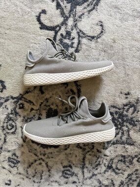 adidas Pharrell Tennis Hu size 4.5 beige